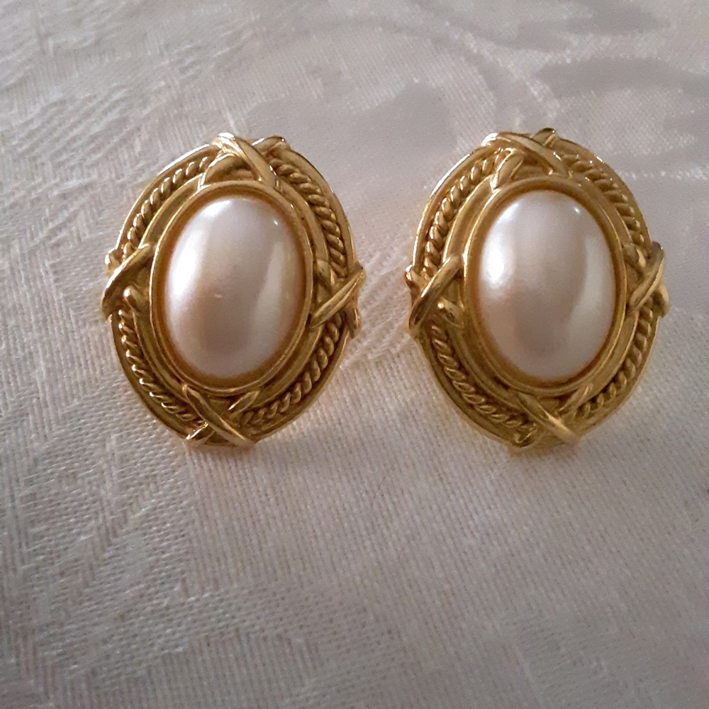 Earrings - Picture 5 of 5
